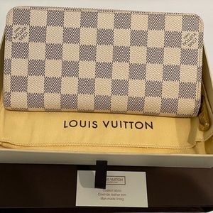 Louis Vuitton Damier Azur Zippy Wallet